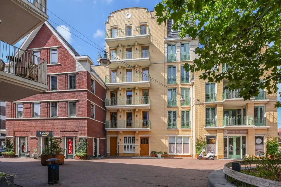 Damplein 82, LEIDSCHENDAM