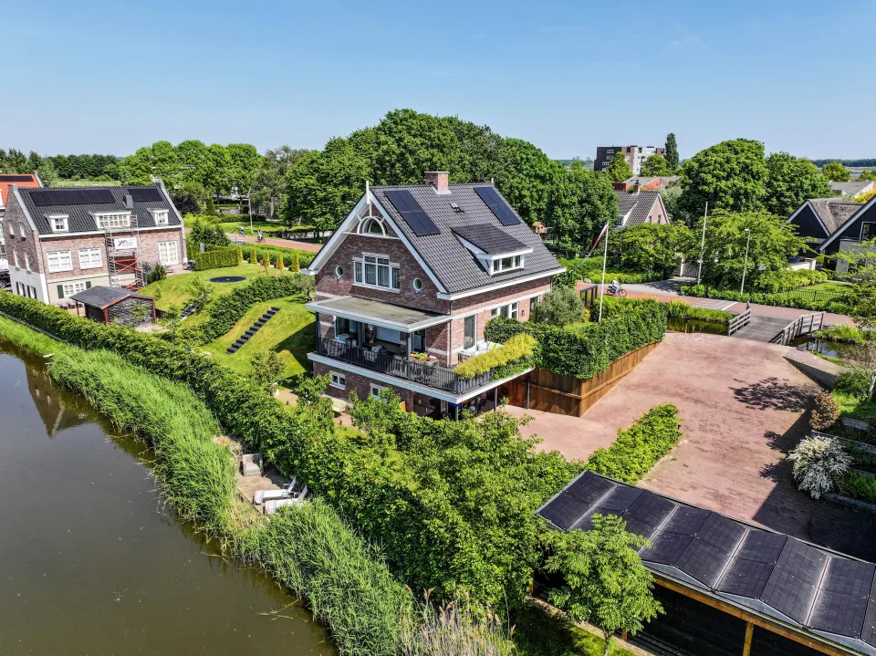 Veenweg 143, 'S-GRAVENHAGE