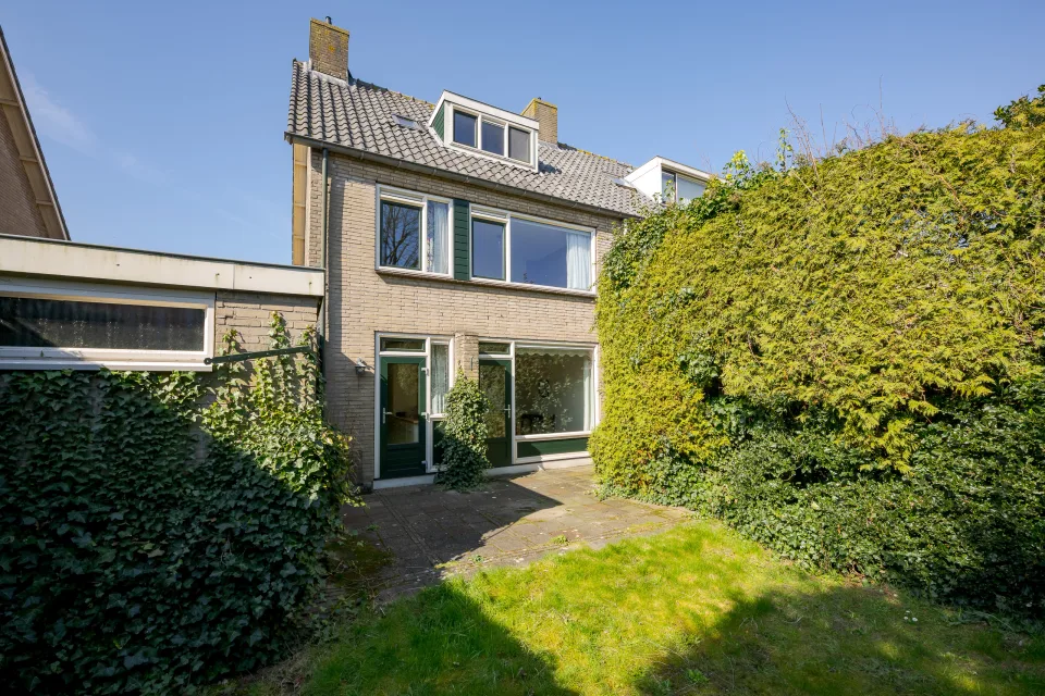 Van Helsdingenlaan 21, Voorschoten