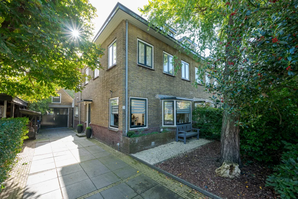 Narcisstraat 21, Voorschoten